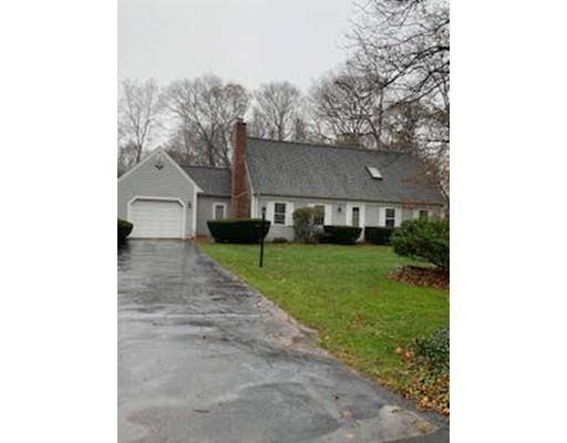 5 Surrey Ln, Sandwich, MA 02563