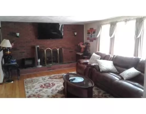 West Boylston, MA 01583,32 Pheasant Hill Run