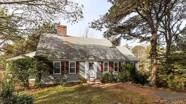 114 Canoe Pond Dr, Brewster, MA 02631