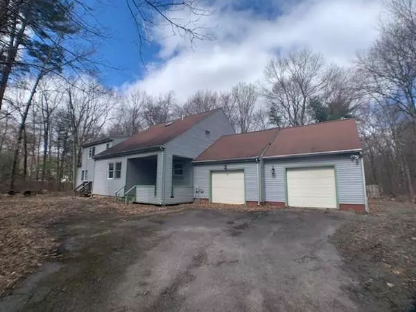 4 Summer Hill Rd, Medway, MA 02053