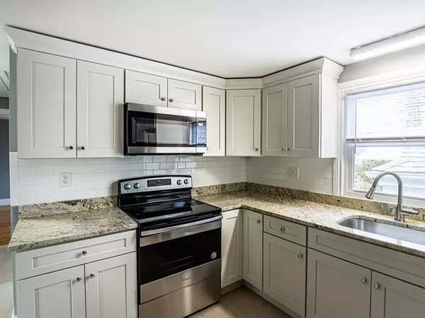 Easton, MA 02375,7 Susan Road