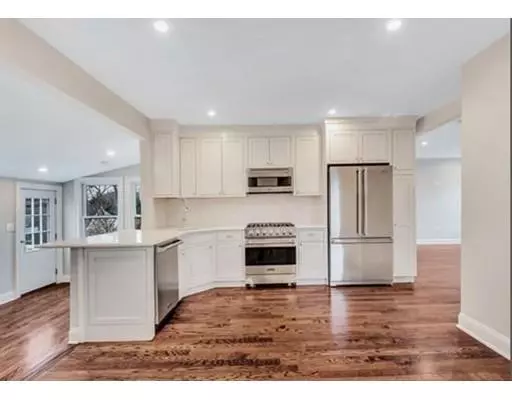 Wellesley, MA 02482,31 Oak #2