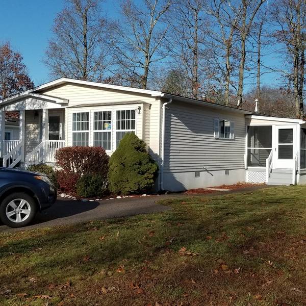 4 Hickory Circle, Rockland, MA 02370