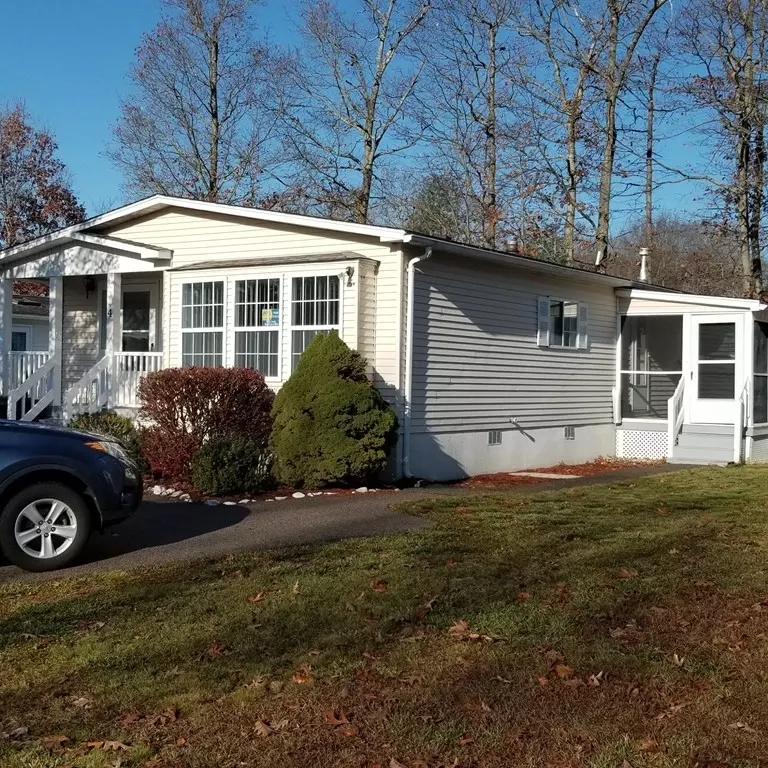 Rockland, MA 02370,4 Hickory Circle