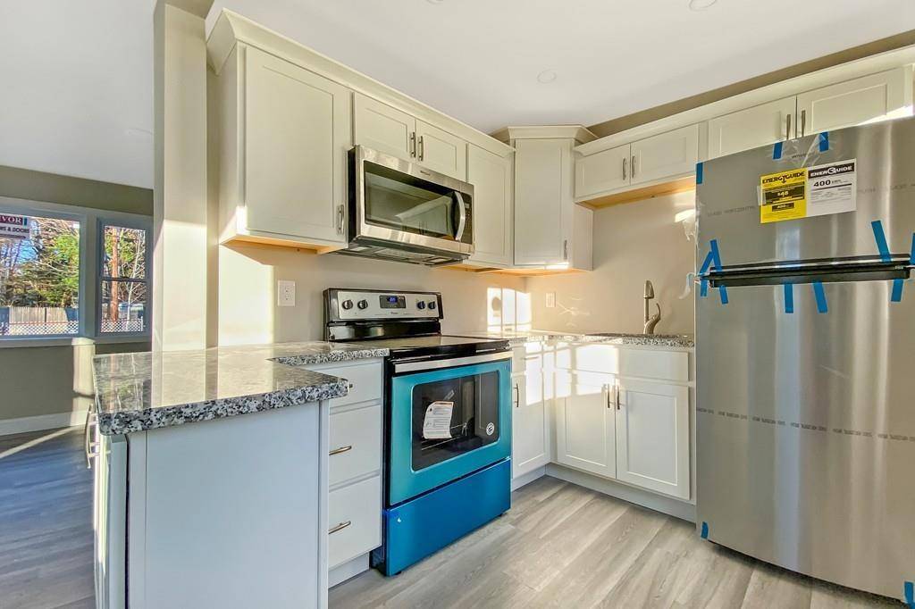 33 Lynwood Rd, East Longmeadow, MA 01028