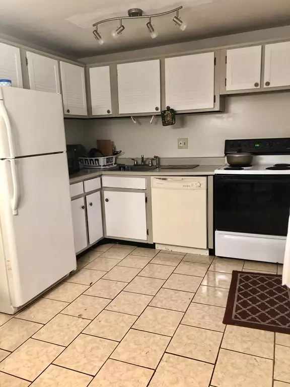 Agawam, MA 01001,420 Main St #36