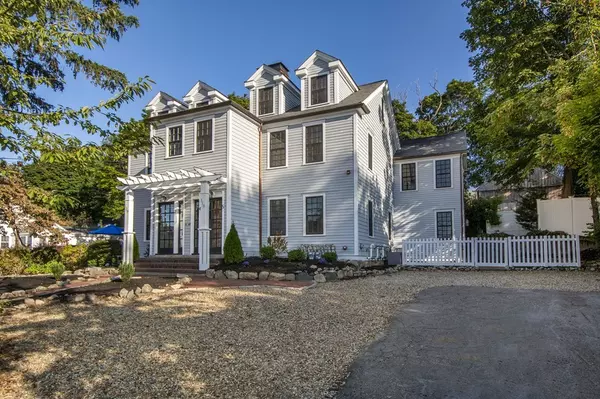 Cohasset, MA 02025,108-110 Elm St