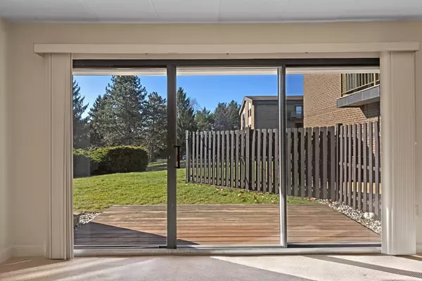 Peabody, MA 01960,2 Ledgewood Way #9