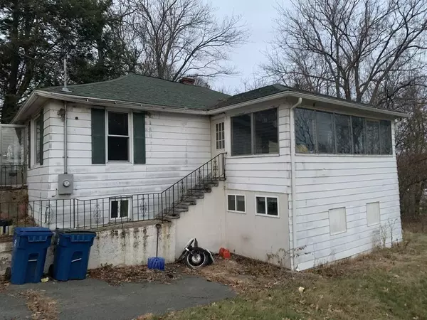 West Springfield, MA 01089,20 Clara St