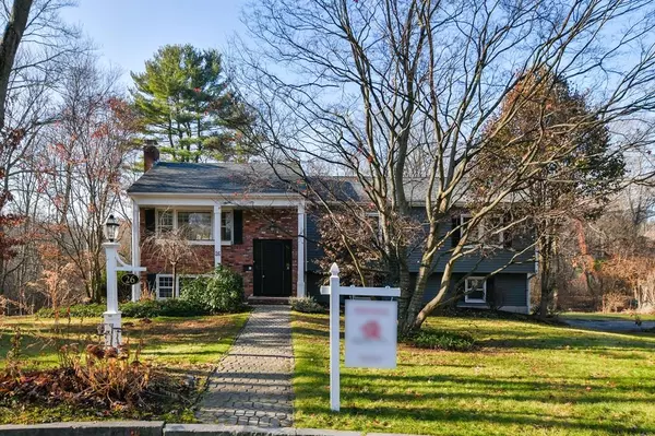 26 Montgomery Dr, Framingham, MA 01701