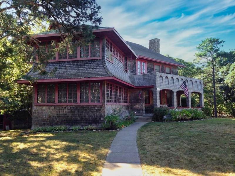 232 Massachusetts Ave, Oak Bluffs, MA 02557