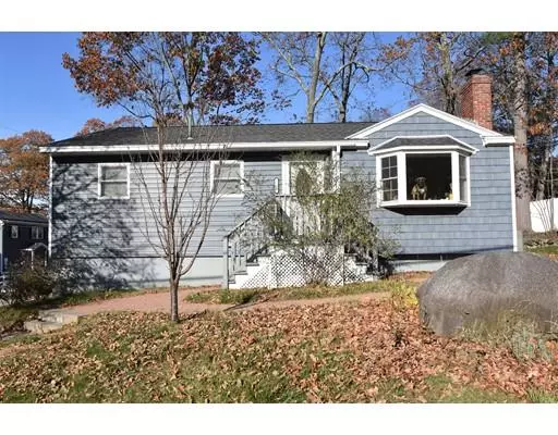 263 Passaconaway Dr, Dracut, MA 01826