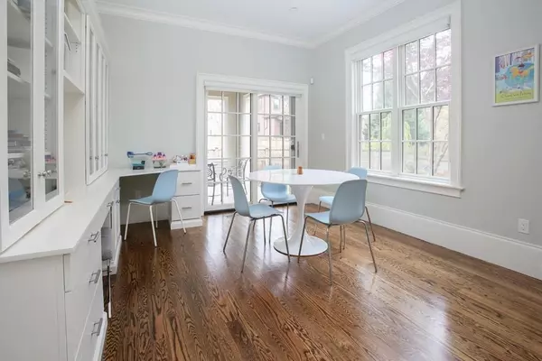 Brookline, MA 02467,8 Beresford Rd