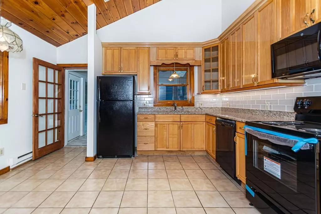 Sturbridge, MA 01566,134 Podunk Rd