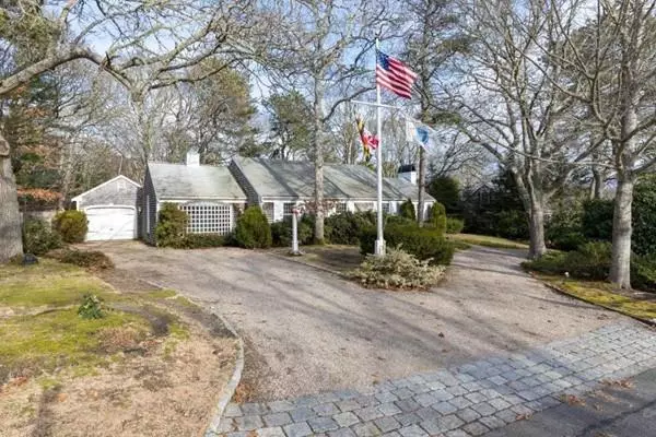 807 Riverview Dr, Chatham, MA 02633