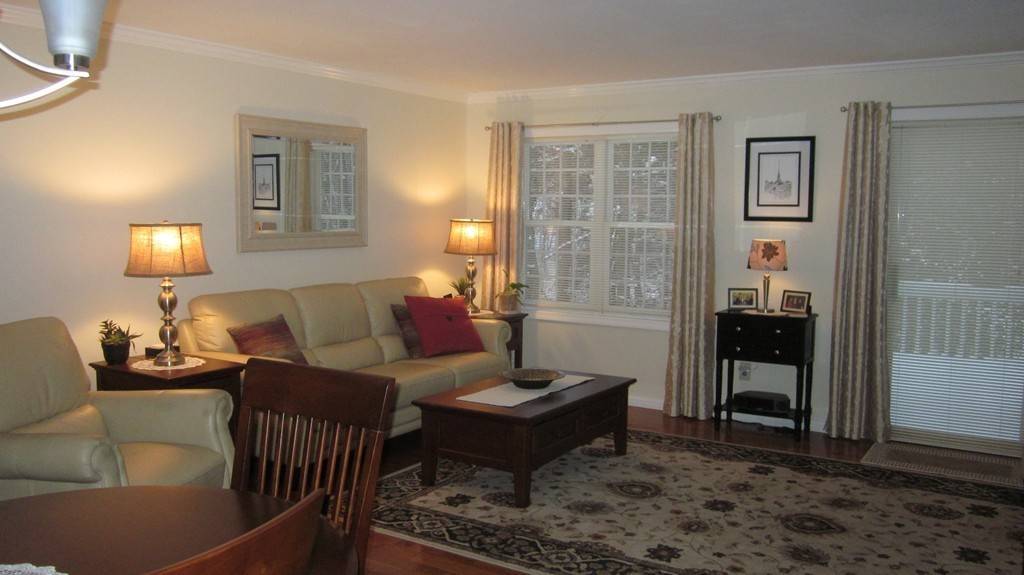 27 Laurelwood Dr #27, Hopedale, MA 01747