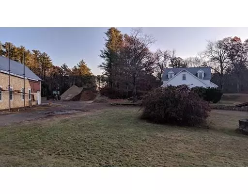 Lakeville, MA 02347,162 Bedford St