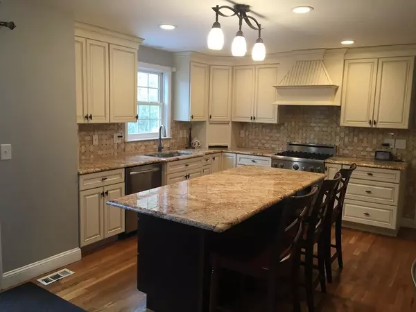 Hanson, MA 02341,10 Hawthorne St