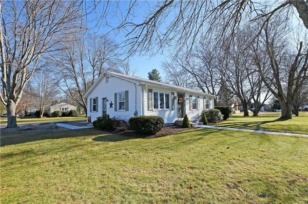 Seekonk, MA 02771,9 Cedar Lane