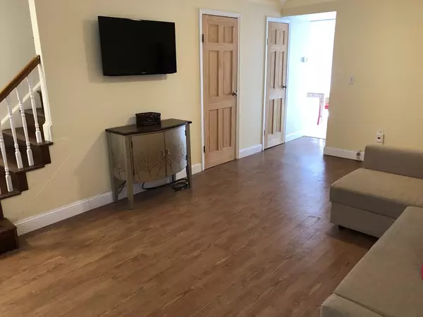 Springfield, MA 01108,1097 Dickinson St #1097