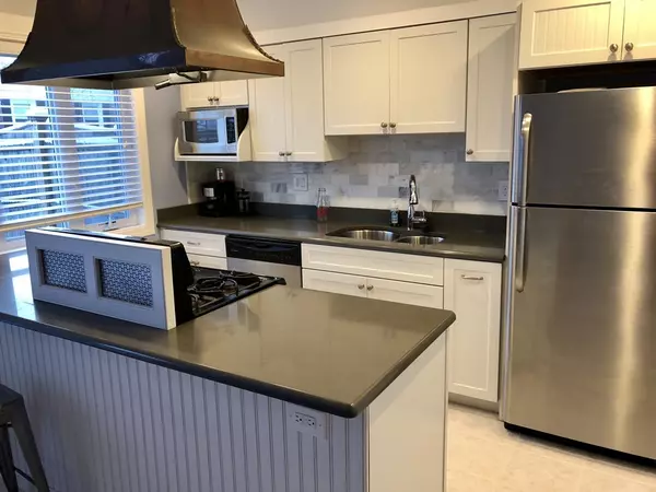 Springfield, MA 01108,1097 Dickinson St #1097