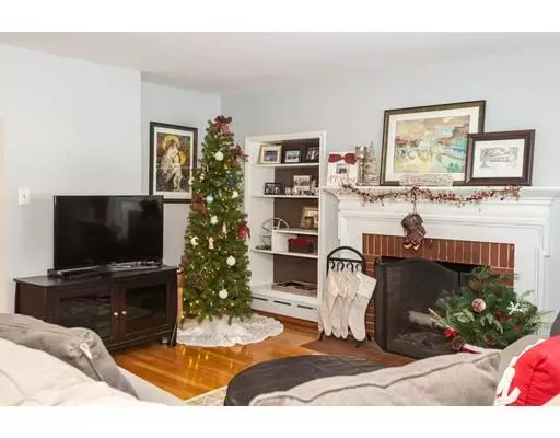 Hamilton, MA 01982,71 Lincoln Avenue