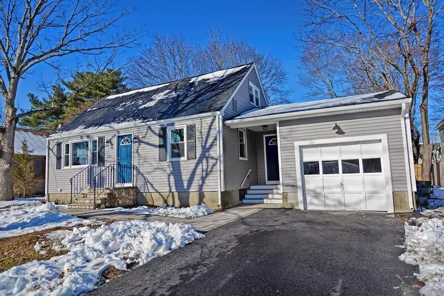 15 Bella Vista Ave, Mansfield, MA 02048