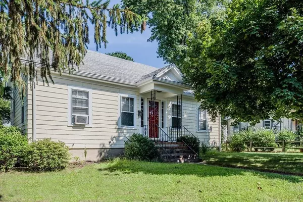 160 School St, Framingham, MA 01701