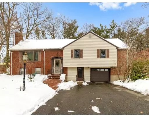 10 Tedford Lane, Lynnfield, MA 01940