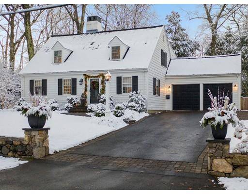 19 Woodridge Rd, Wellesley, MA 02482