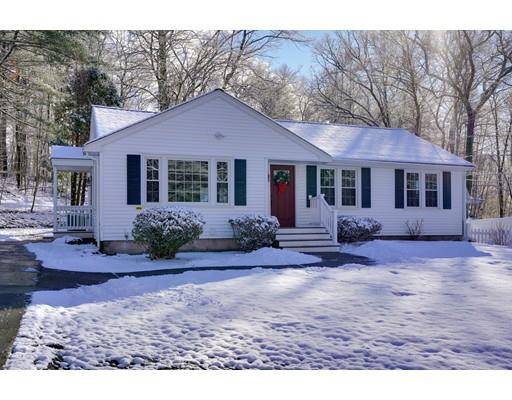 29 Hartford Ave N, Upton, MA 01568