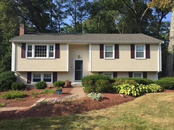 22 Meadow Road, Medway, MA 02053