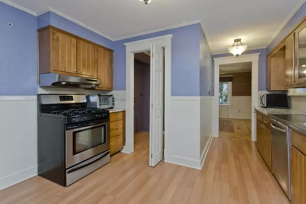 Westfield, MA 01085,110 Court St