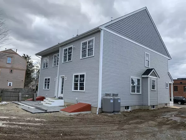 Mansfield, MA 02048,15 Bristol Street #B