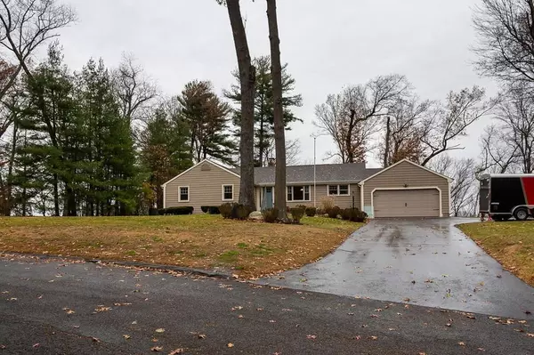 Westfield, MA 01085,21 Ridgecrest Cir
