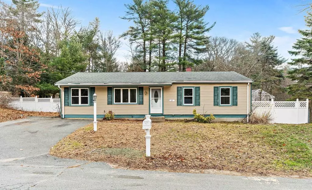 Pembroke, MA 02359,37 Pine Tree Ln