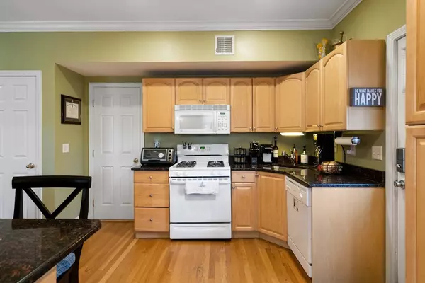 Wakefield, MA 01880,11 Columbia Rd #6