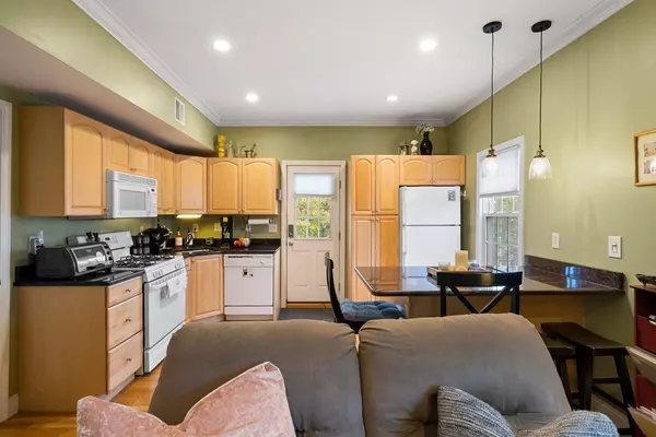 Wakefield, MA 01880,11 Columbia Rd #6