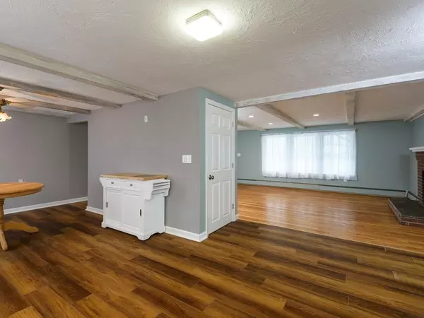 Auburn, MA 01501,3 Santom St