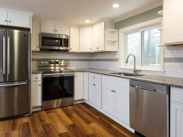 Auburn, MA 01501,3 Santom St