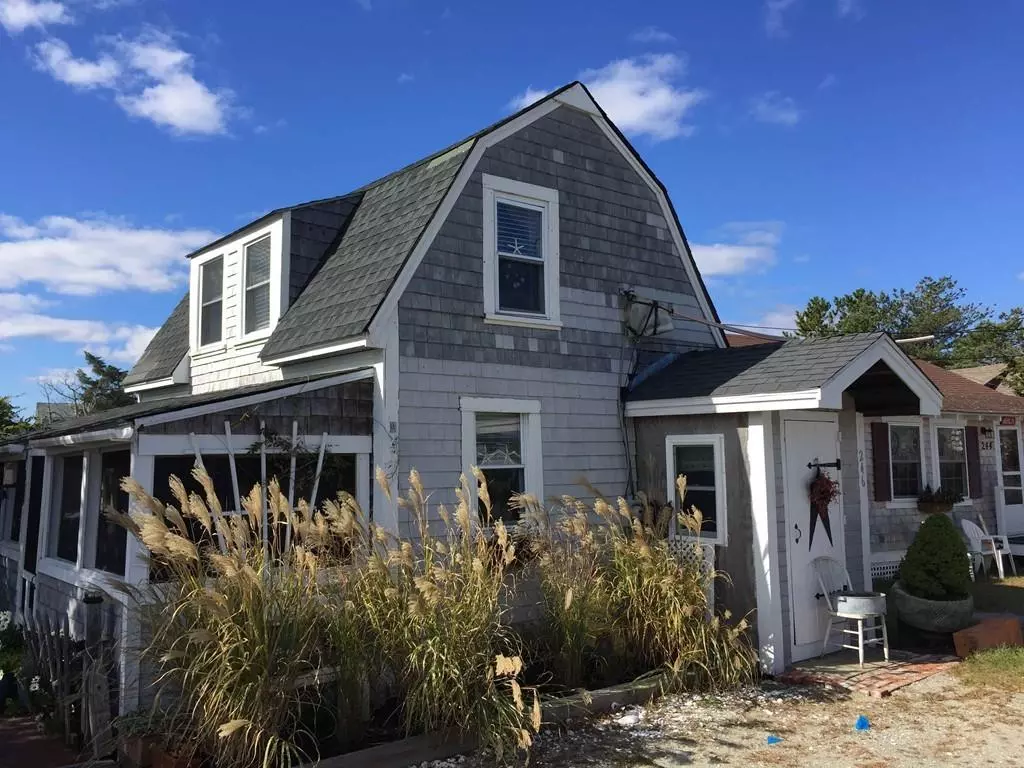 Duxbury, MA 02332,246 Gurnet Rd