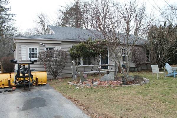 33 Alton Dr, Dudley, MA 01571