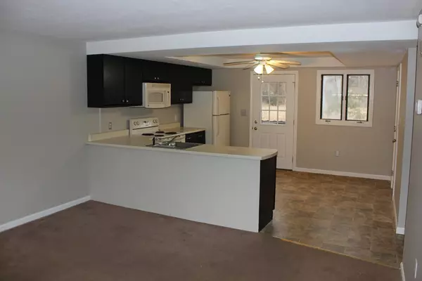 Westfield, MA 01085,1430 Russell Road #7