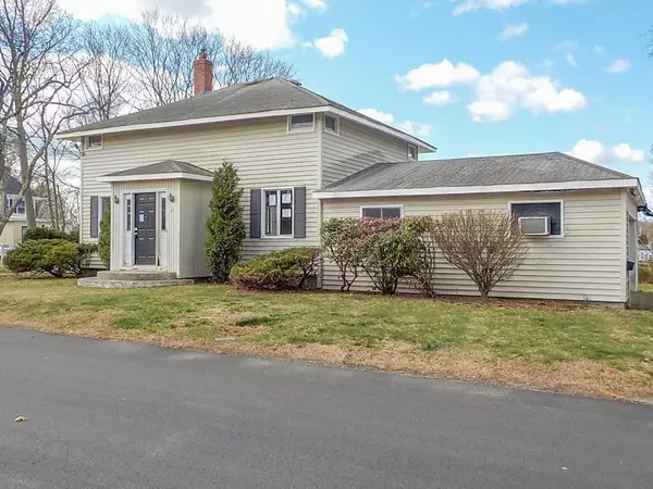 27 Bowden Ave, Barrington, RI 02806