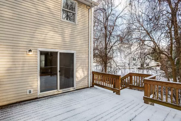 Agawam, MA 01001,132-134 Sheri Ln