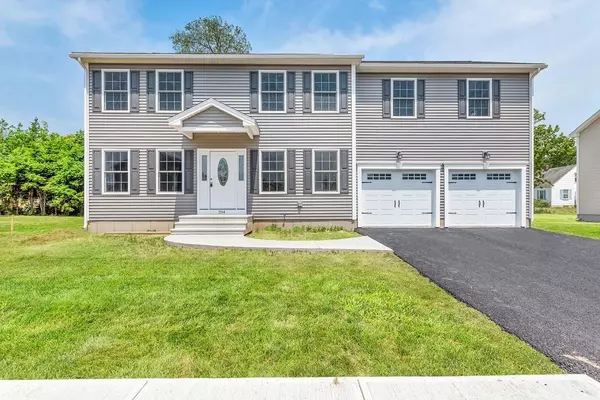 81 Woodrow St, Springfield, MA 01119