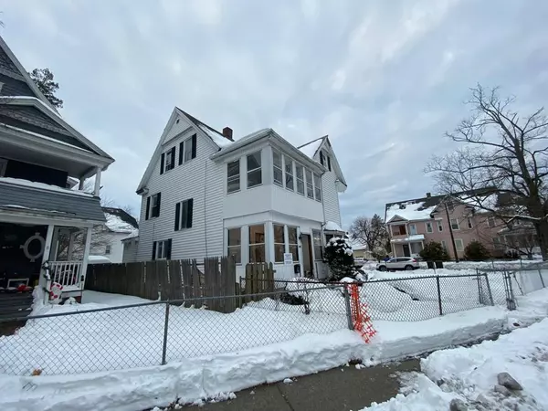 296 Dickinson St, Springfield, MA 01108