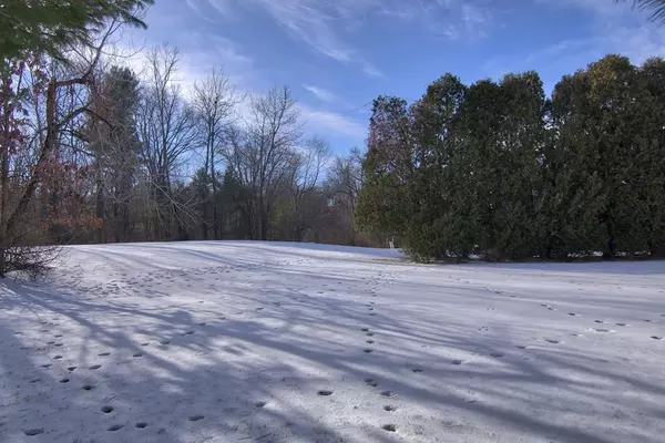 Acton, MA 01720,2 Breezy Point Rd