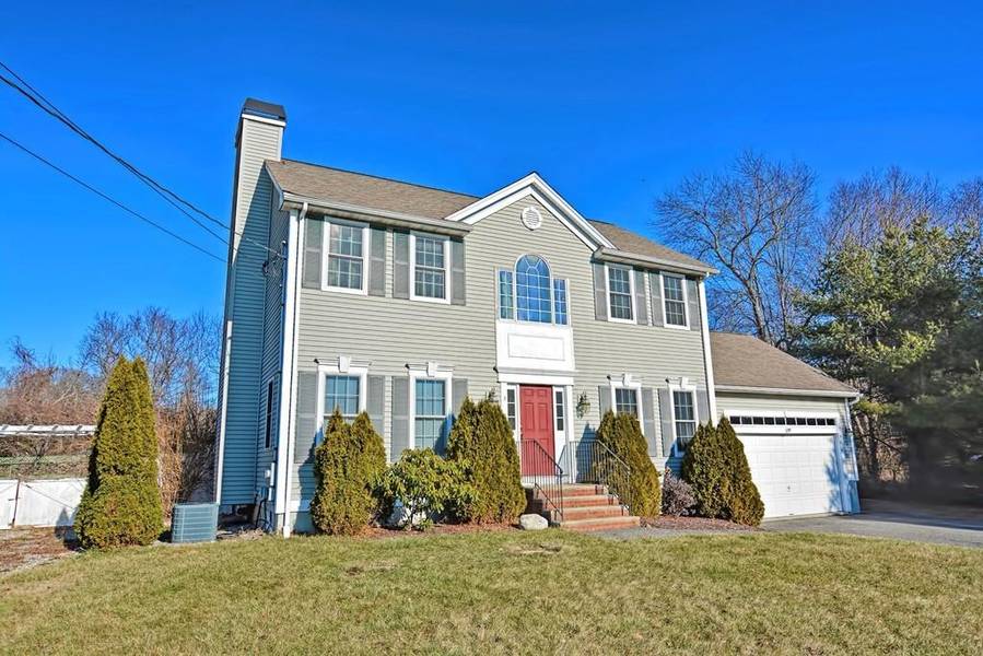 3 42nd St, Berkley, MA 02779