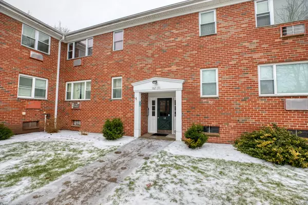 165 Regency Park Dr #165, Agawam, MA 01001